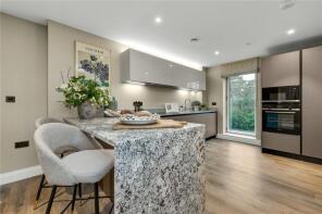 Flat 16, Lincoln Court, Gower Road, Weybridge KT13 0ET