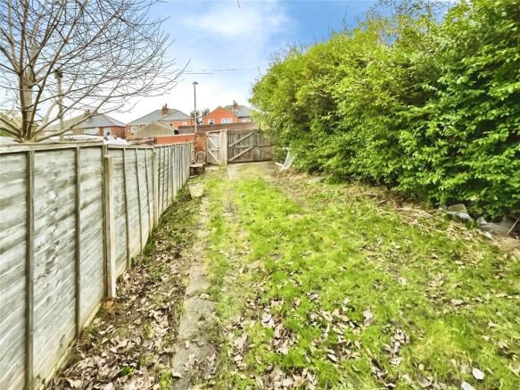 3 bed Terraced to rent Image 6