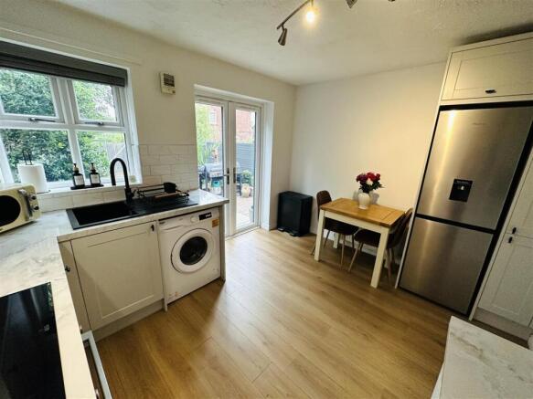 2 bed Semi-Detached for sale Image 7