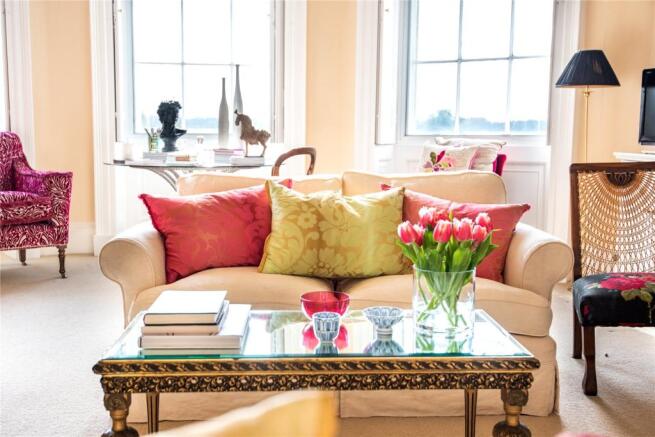 Sitting Room Cameo