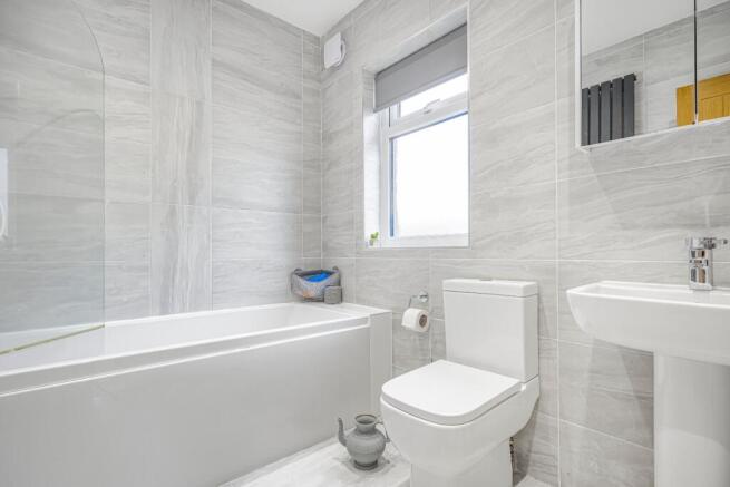 3 bed Semi-Detached for sale Image 8