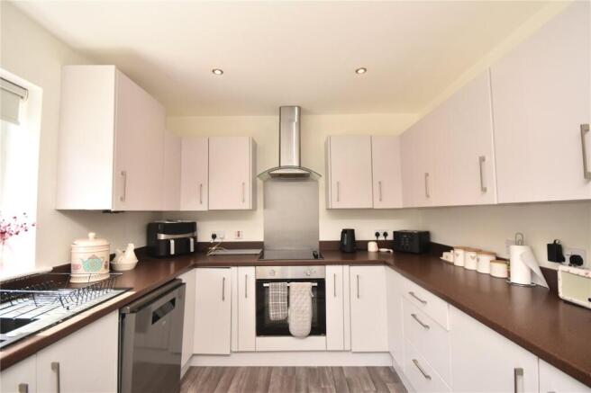 3 bed Terraced for sale Image 4
