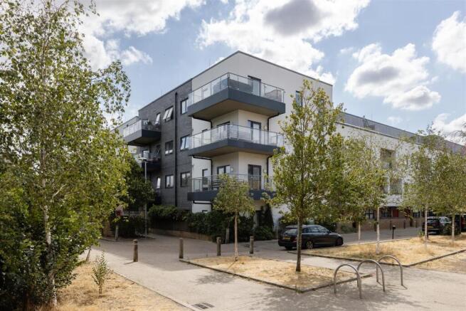 Thornbury Way, E17