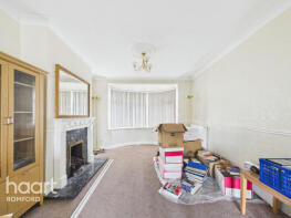 10, Heather Gardens, Romford RM1 4ST