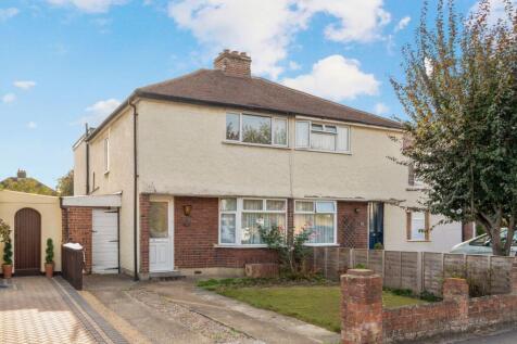 Molesey Road, Hersham Village, KT12