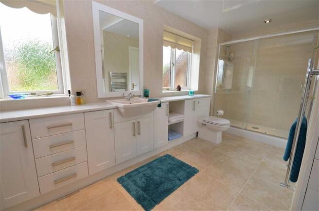 LUXURY EN-SUITE BATH