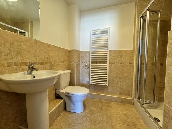 2 bed Apartment to rent Image 10