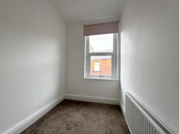 3 bed Terraced to rent Image 6