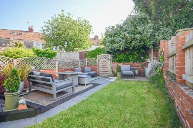Rear garden pic 2.jpg