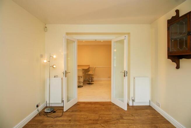 3 bed Semi-Detached for sale Image 9