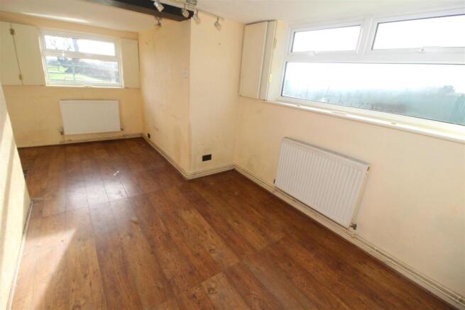 Garden/Dining Room