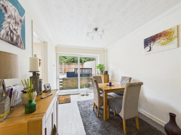 CAM01354G0-PR0570-STILL005