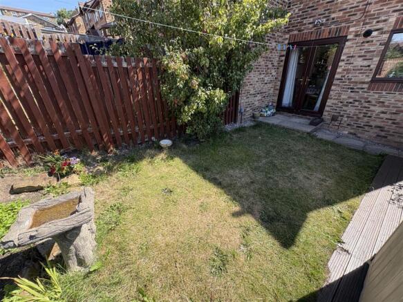 2 bed House for sale Image 12