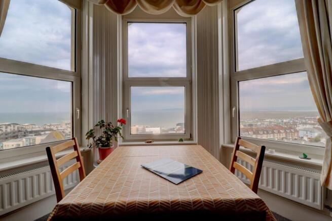 Living room view ii.jpg