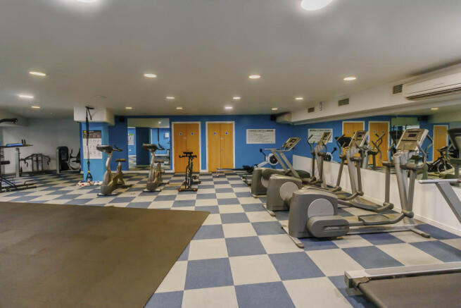 8407712-interior14.JPG