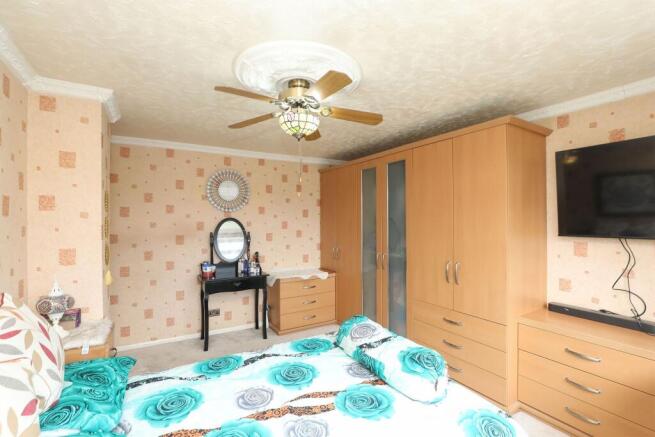 3 bed Semi-Detached for sale Image 11