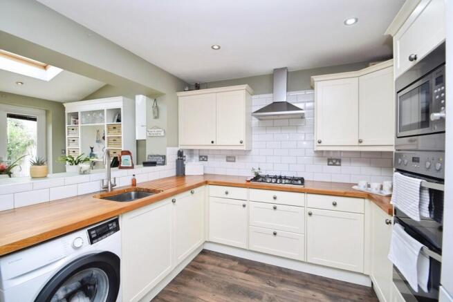 3 bed Semi-Detached for sale Image 9