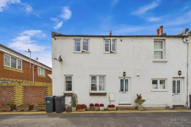 CAM02528G0-PR0388-STILL035