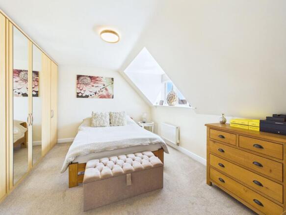 4 bed Detached for sale Image 3