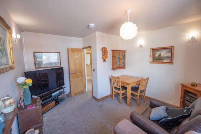 2 bed House for sale Image 6