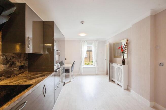3 bed Terraced for sale Image 4