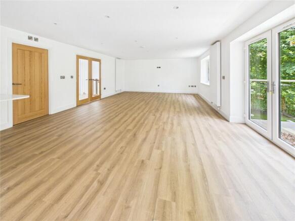 4 bed Detached for sale Image 6