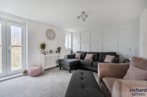 5, Lucknam Crescent, Swindon SN3 6FW