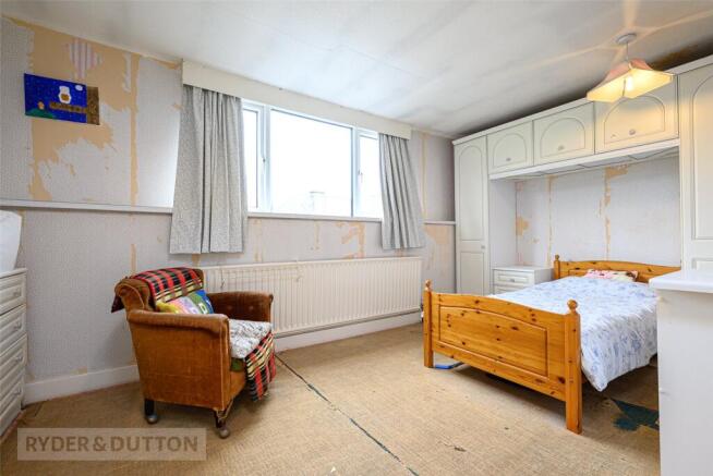 5 bed Detached for sale Image 10