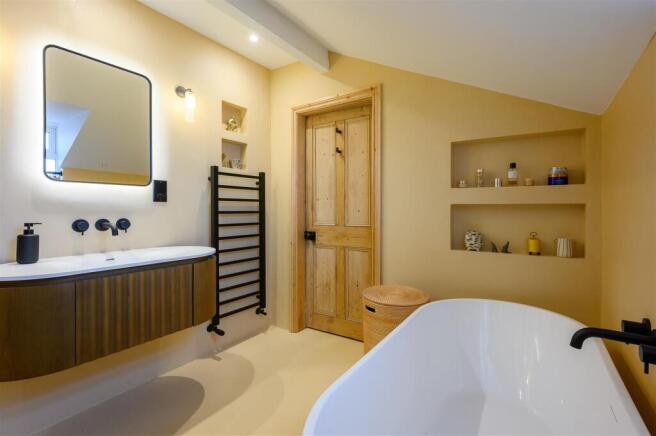3 bed Terraced for sale Image 10