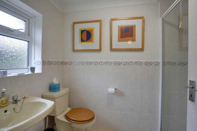 Ensuite to Bedroo...