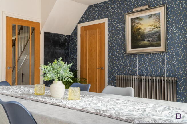 4 bed Semi-Detached for sale Image 6
