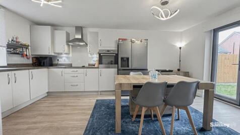 Phoenix Close, Mansfield, NG18