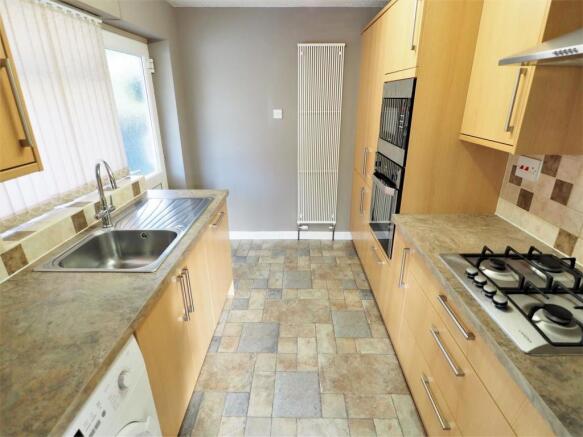 Modern Fitted Kitchen 431