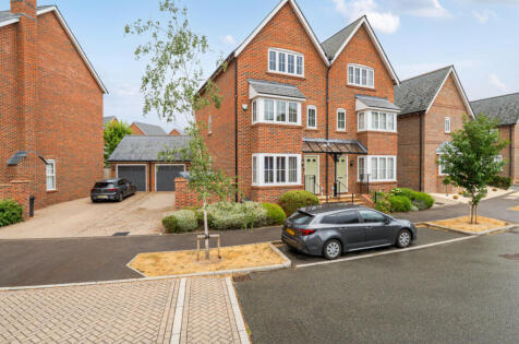 Titchener Way, Hook, Hampshire, RG27