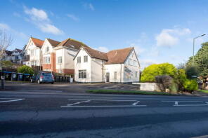 5, 158 Hengistbury Court, Belle Vue Road, Bournemouth BH6 3BJ