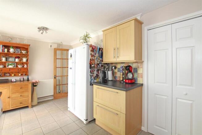 17KR - Kitchen 2.jpg