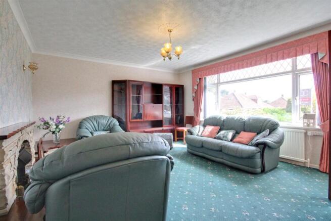 2 bed Semi-Detached Bungalow for sale Image 12
