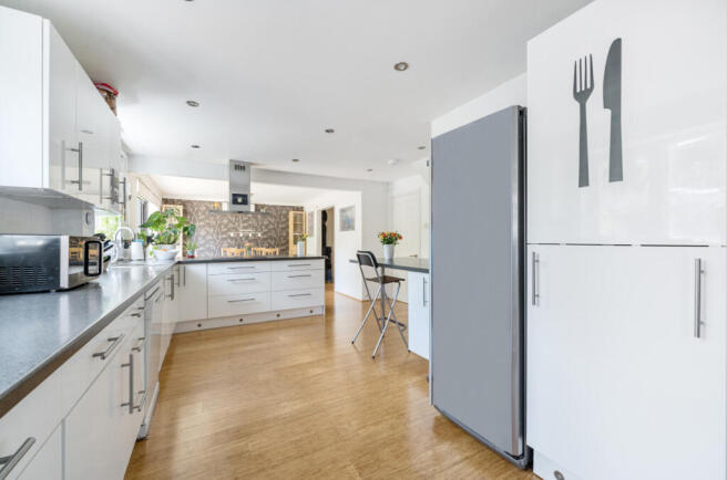 Norfolk Chase, Warfield, Bracknell, Berkshire, RG42 photo 4