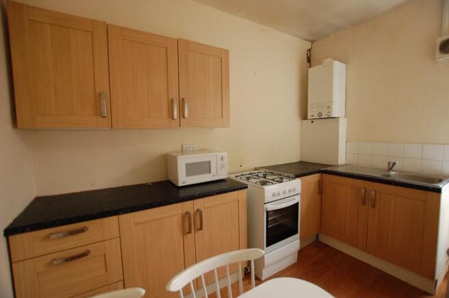 3 bed Flat to rent Image 9
