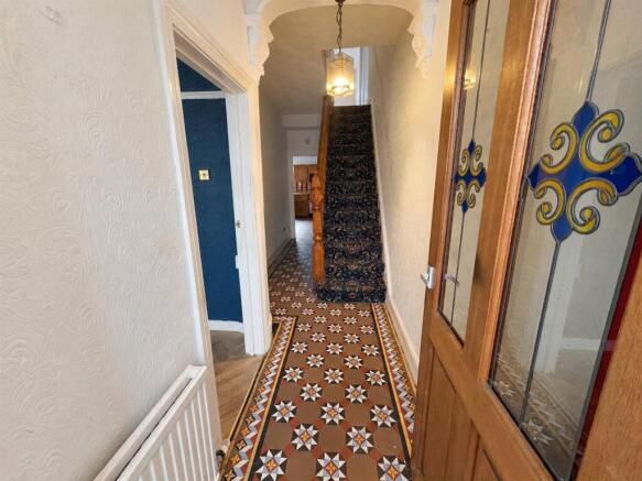 Hallway a.jpg