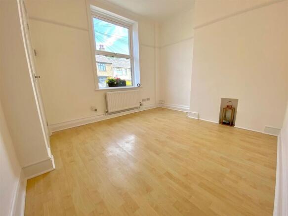 Bramleys Estate Agents - Cowcliffe Hill Road - Hud