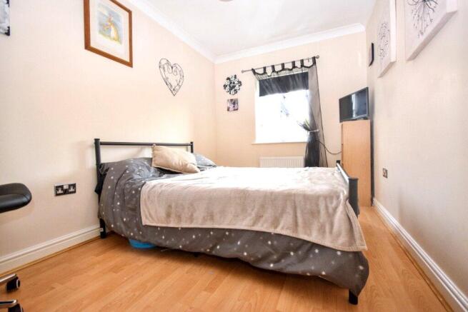 4 bed Detached for sale Image 11