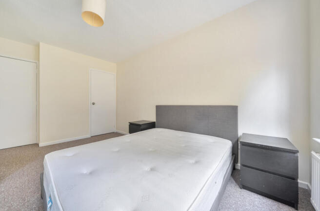 2 bed Flat for sale Image 7