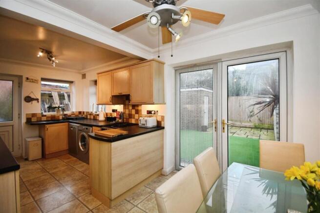 Kitchen / dining room