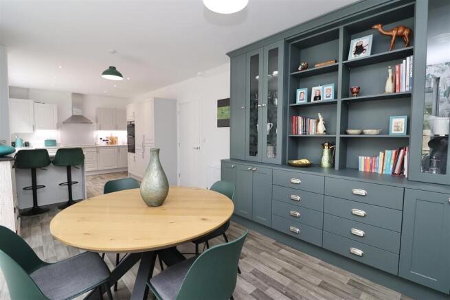 4 bed Detached for sale Image 5