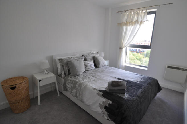 2 bed Apartment to rent Image 6