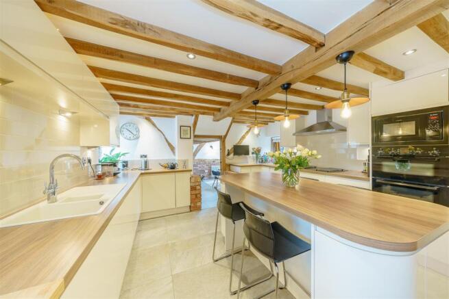 8347892-interior09.jpg