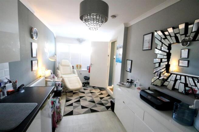 SELF CONTAINED ANNEX / BEDROOM FOUR