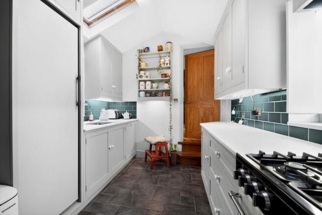 4 bed Semi-Detached for sale Image 5