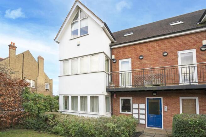 Flat 7, 126 Worple Road external 1.jpg